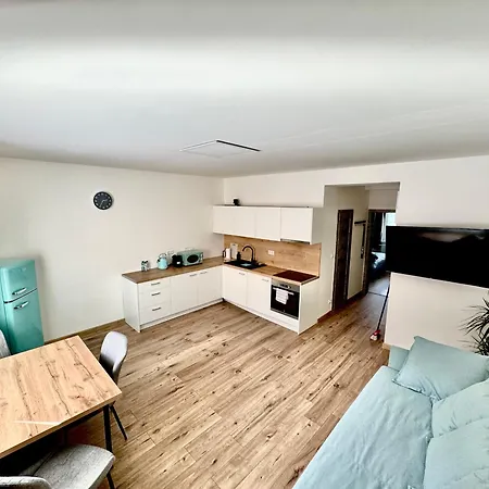 Stud Mb Apartment *